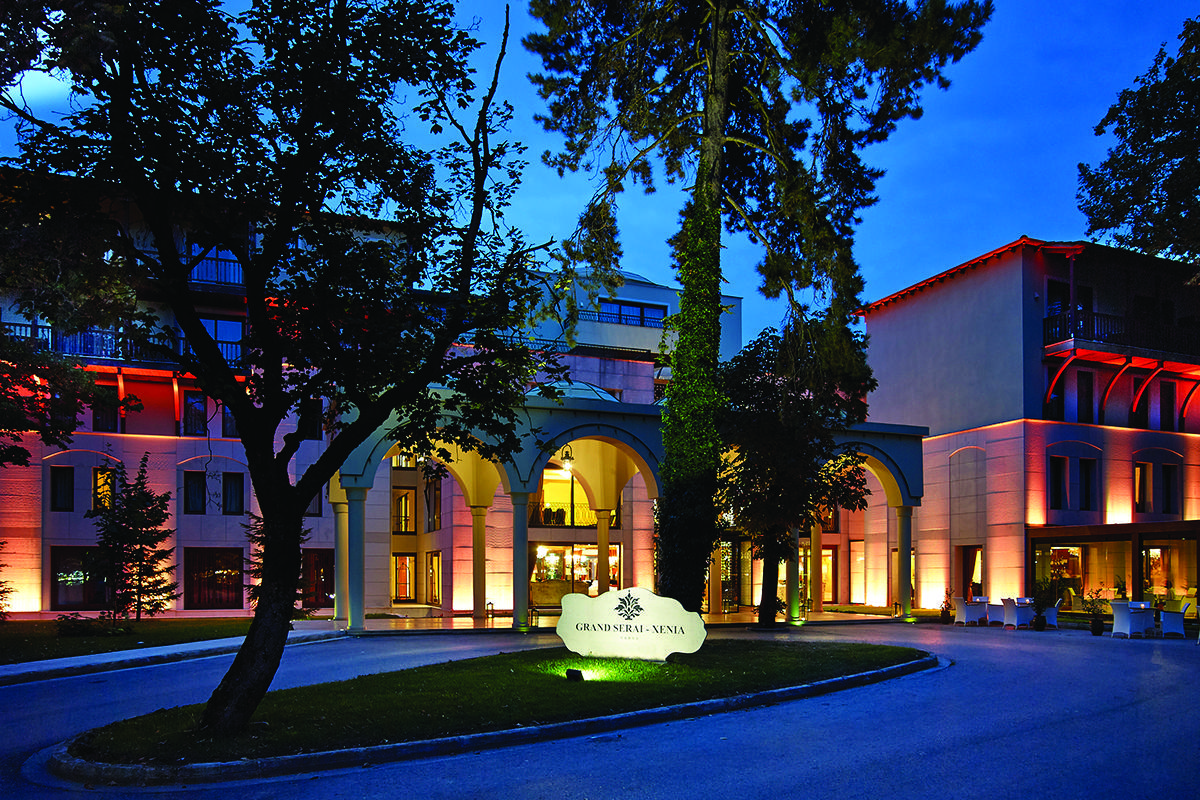 Grand Serai Congress And Spa Янина Экстерьер фото Entrance of the hotel