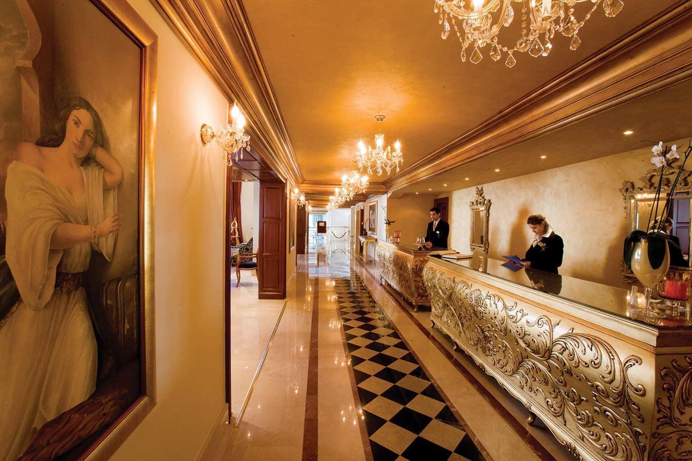 Grand Serai Congress And Spa Янина Экстерьер фото The lobby of the Taj Bengal