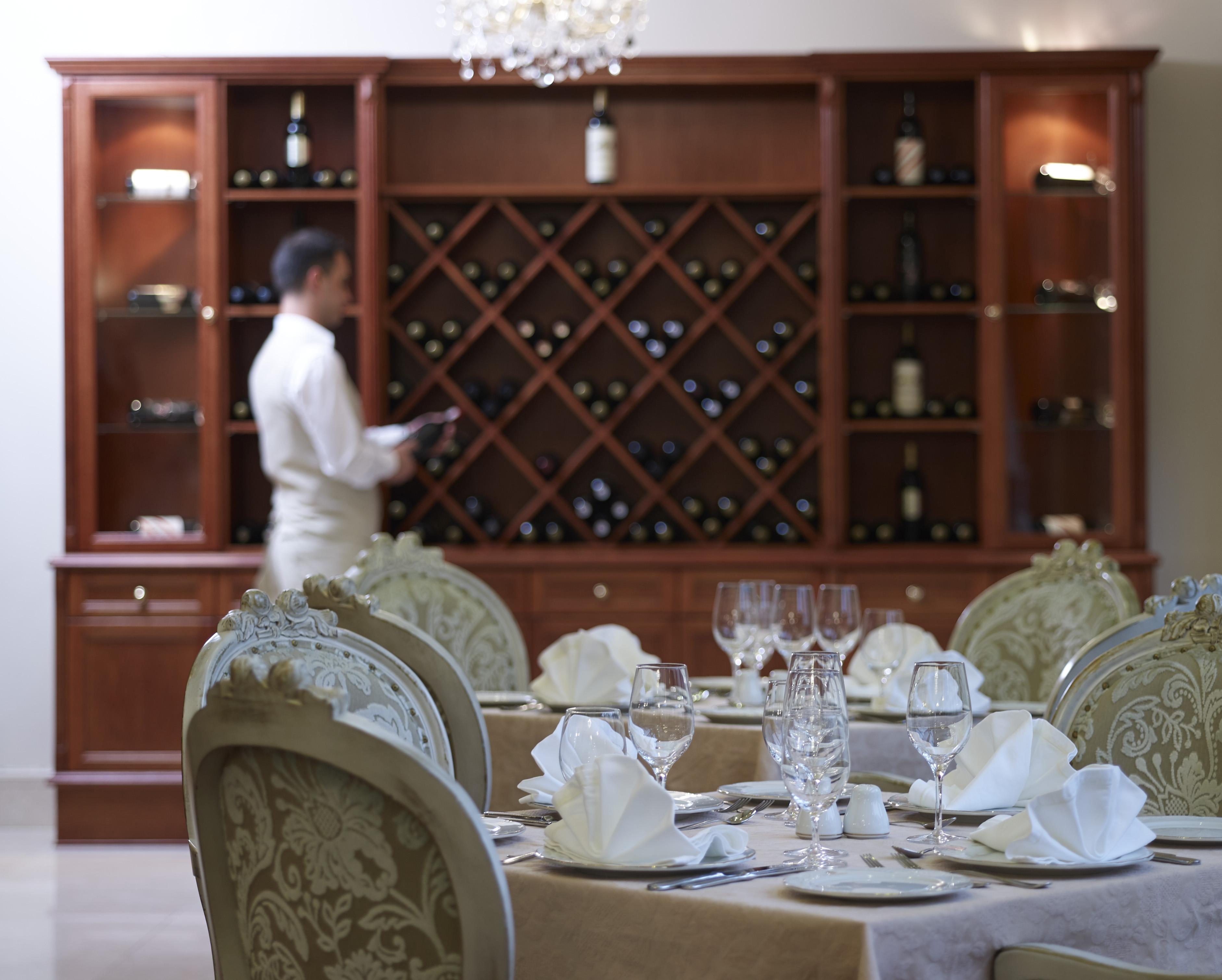 Grand Serai Congress And Spa Янина Экстерьер фото A wine rack