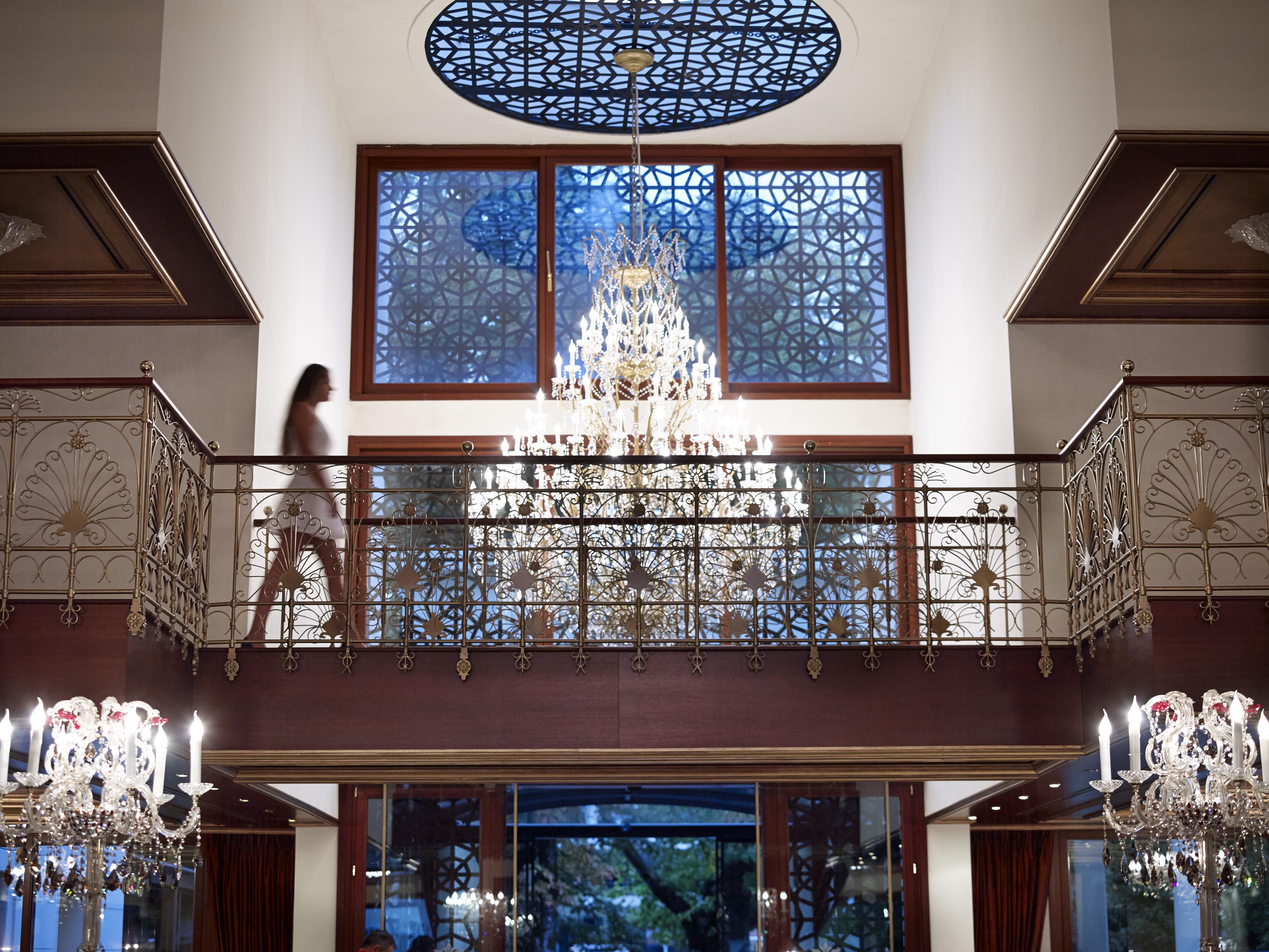Grand Serai Congress And Spa Янина Экстерьер фото The lobby of the Taj Bengal