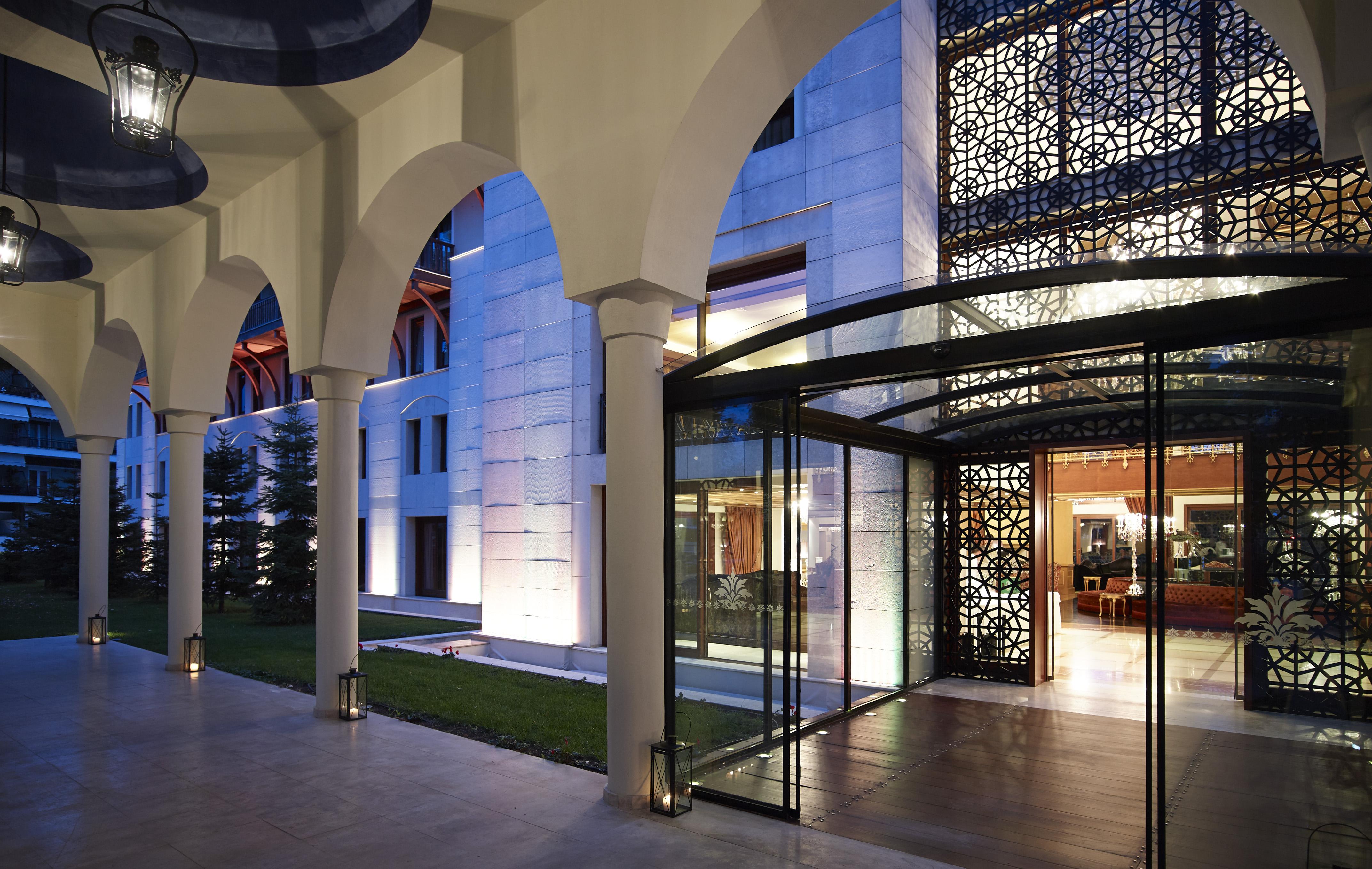 Grand Serai Congress And Spa Янина Экстерьер фото Entrance to the hotel